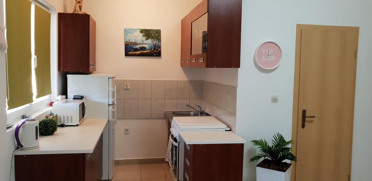 Apartmani Samanta Vir Luaran gambar